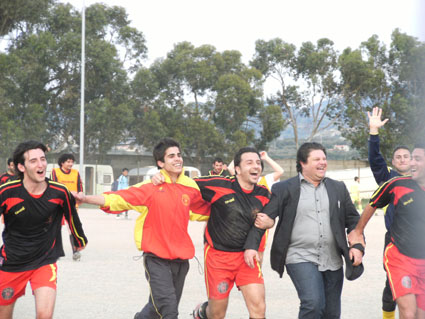 fine-partita-il-presidendet-il-vic-epresidente-con-il-capitano-matteo-frazzica